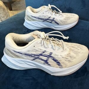 ASICS Novablast 3 Women’s Size 8.5  White/Blue Running Shoes Sneakers 1012B288